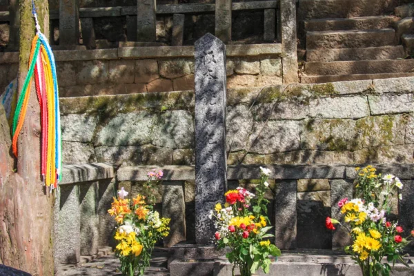 坂本龍馬の墓（京都霊山護国神社）
